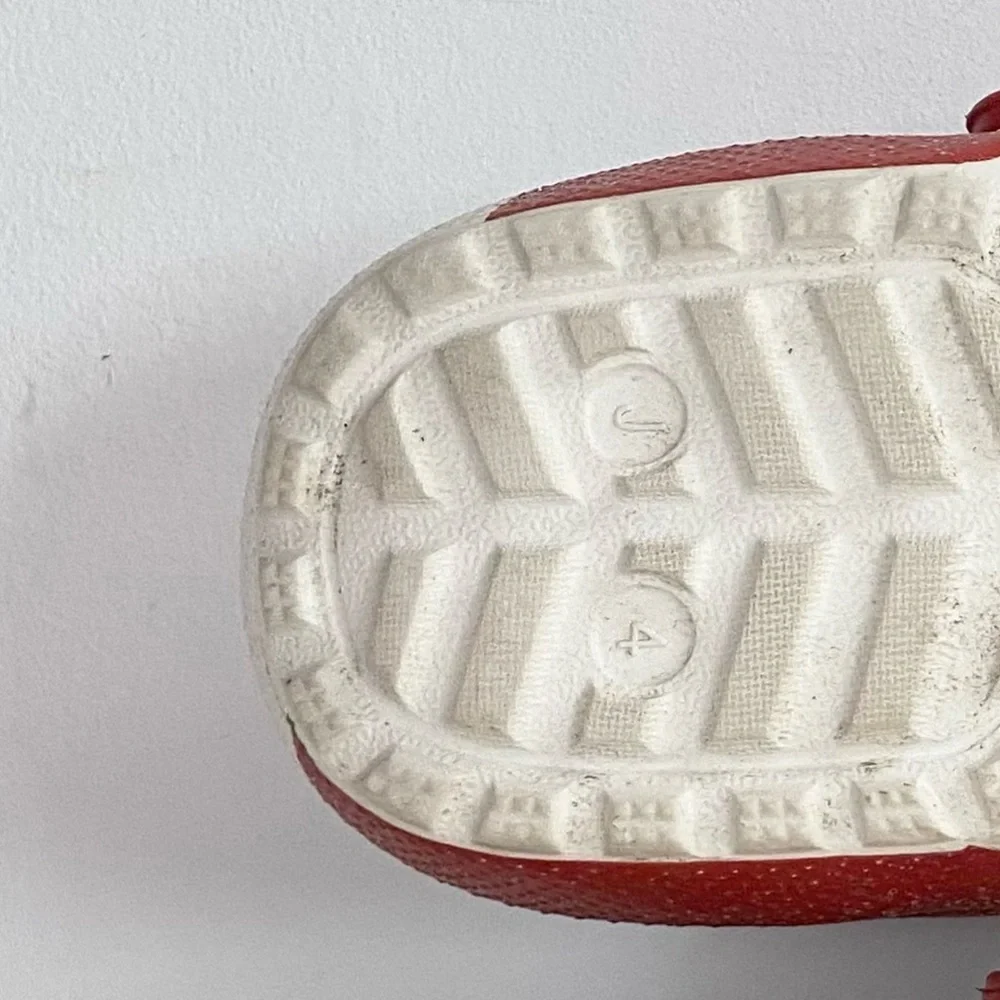 Crocs Kids Classic Lined Fuzzy Holiday Clogs Red & White Candy Cane size J4